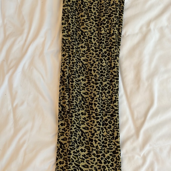 Leopard Infinity Scarf - Picture 2 of 4